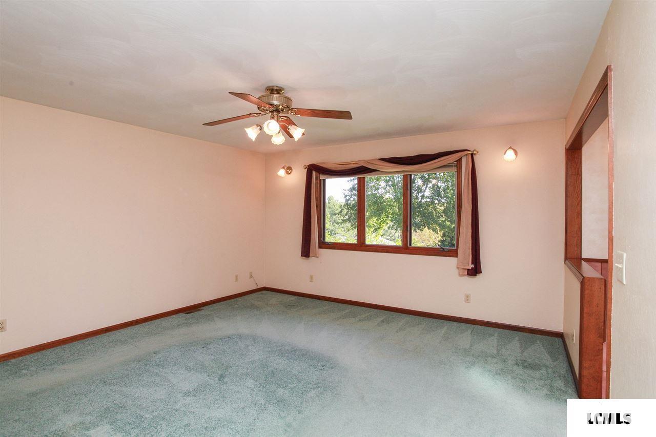 1321 Meadowview Drive Decatur, IL 62526 - Photo 11 of 30