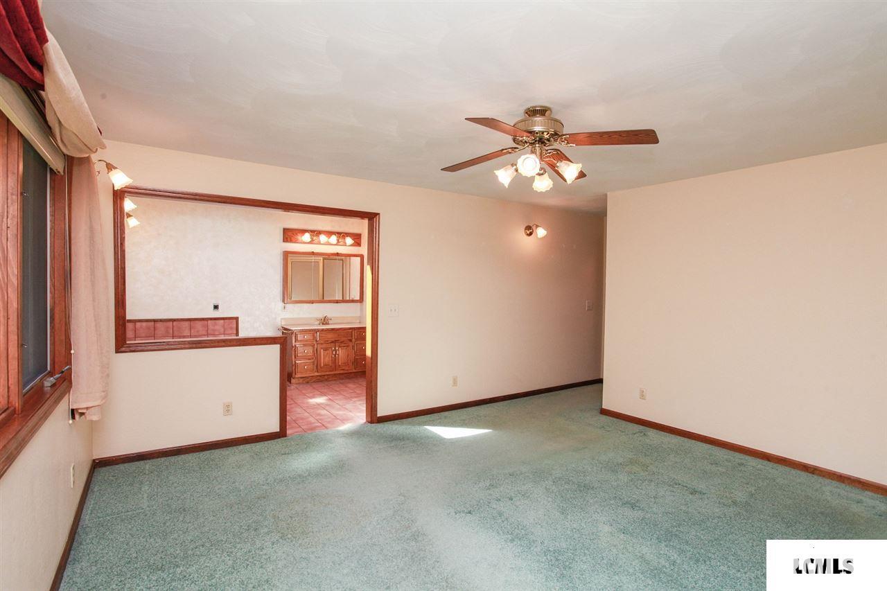1321 Meadowview Drive Decatur, IL 62526 - Photo 12 of 30