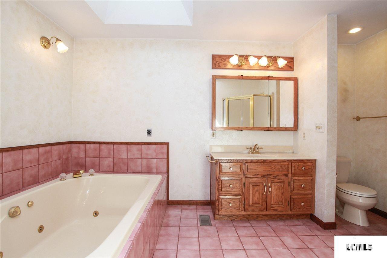 1321 Meadowview Drive Decatur, IL 62526 - Photo 14 of 30