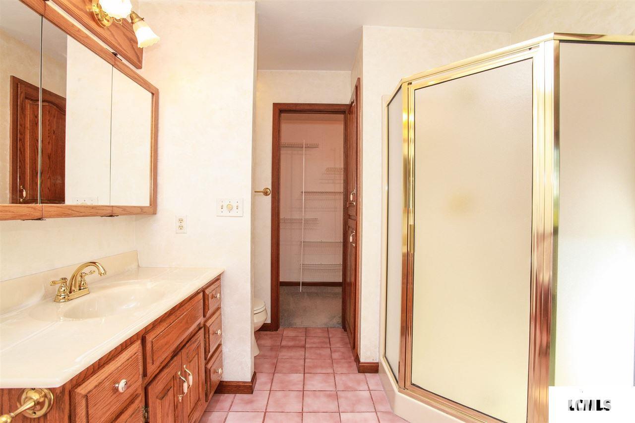 1321 Meadowview Drive Decatur, IL 62526 - Photo 15 of 30