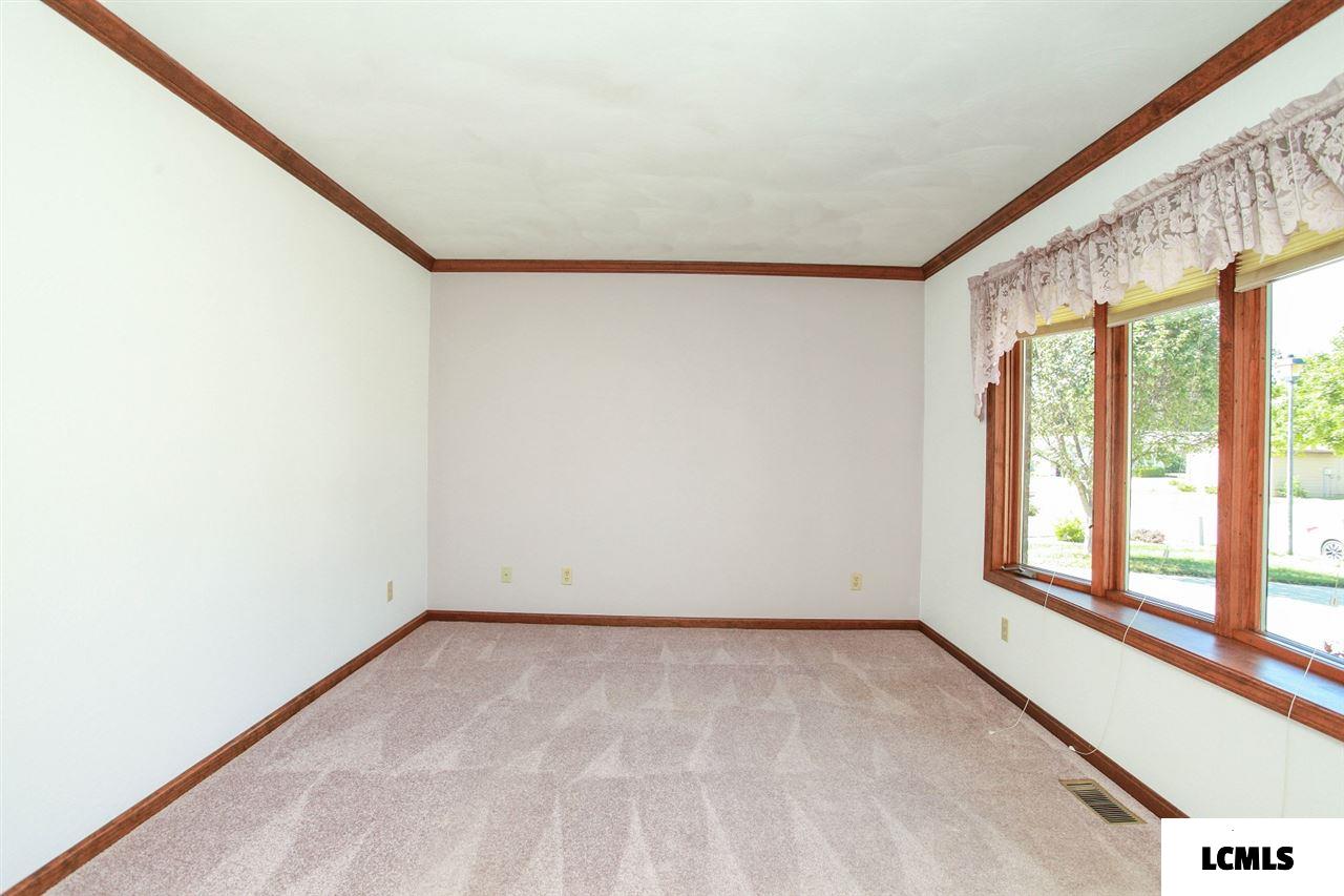 1321 Meadowview Drive Decatur, IL 62526 - Photo 2 of 30