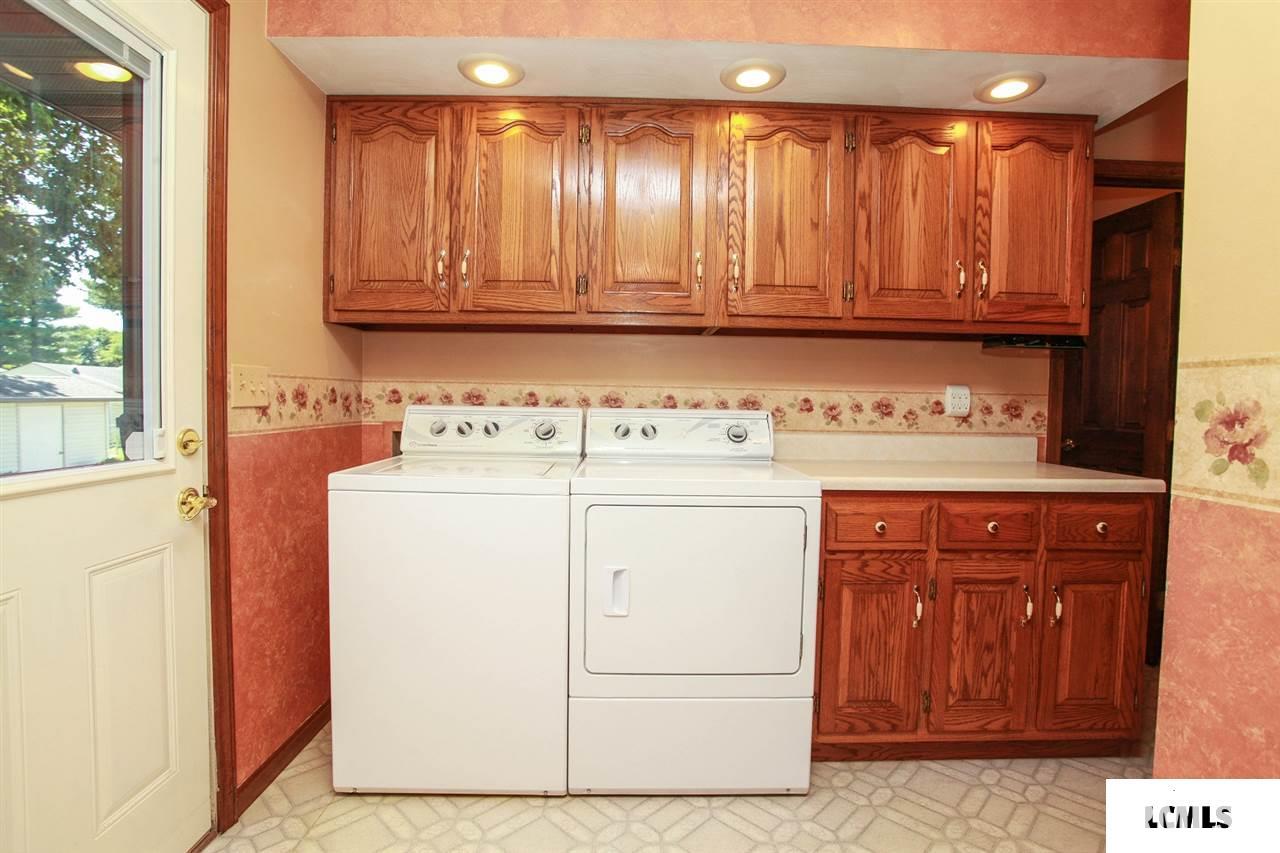 1321 Meadowview Drive Decatur, IL 62526 - Photo 8 of 30