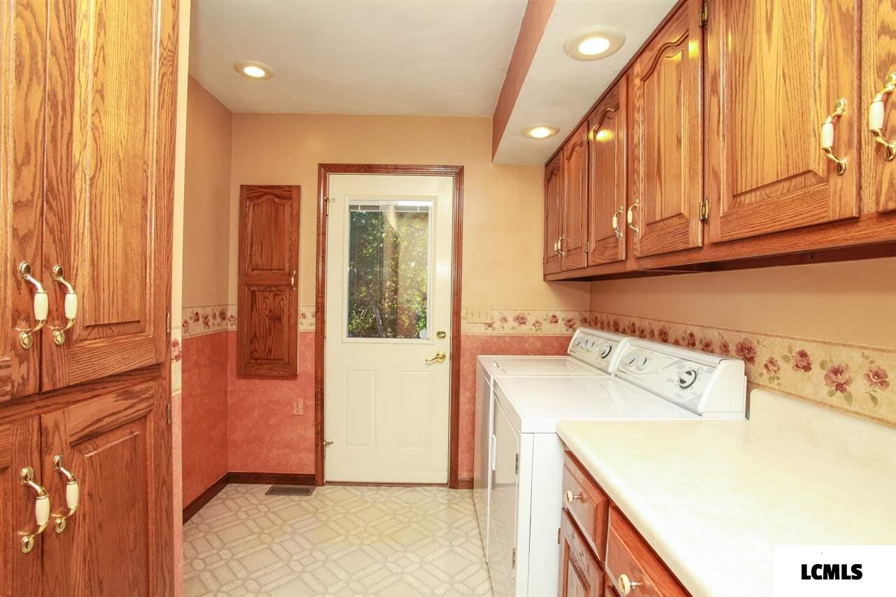 1321 Meadowview Drive Decatur, IL 62526 - Photo 9 of 30