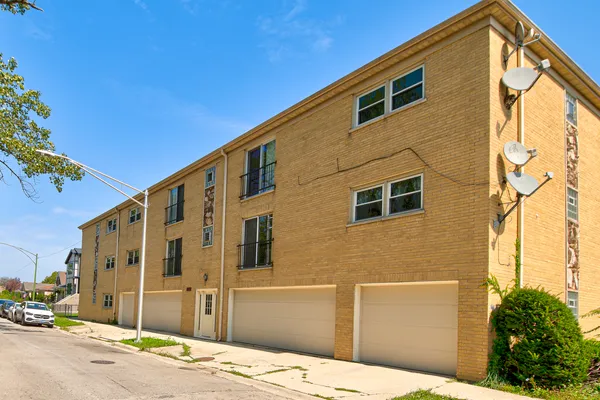 $259,000 | 3207 North Pontiac Avenue, Unit 2S, Chicago, IL 60634