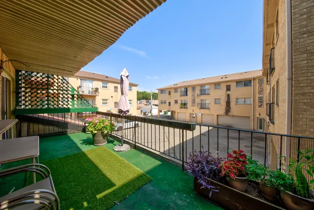 $269,000 | 3207 North Pontiac Avenue, Unit 2S, Chicago, IL 60634