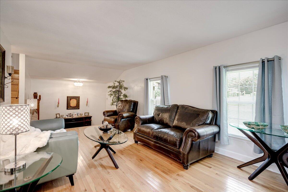 863 Brookfield Parkway Augusta, GA 30907 - Photo 5 of 47 AugustaRealEstateNow Living Room 1