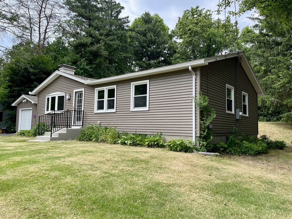 39 Jeffrey Lane Amherst, MA 01002 - Photo 3 of 41