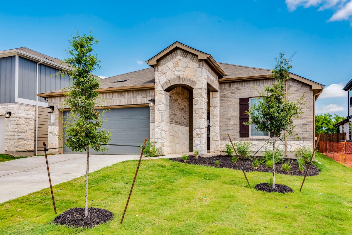 9108 Spire View Austin, TX 78744 - Photo 3 of 30