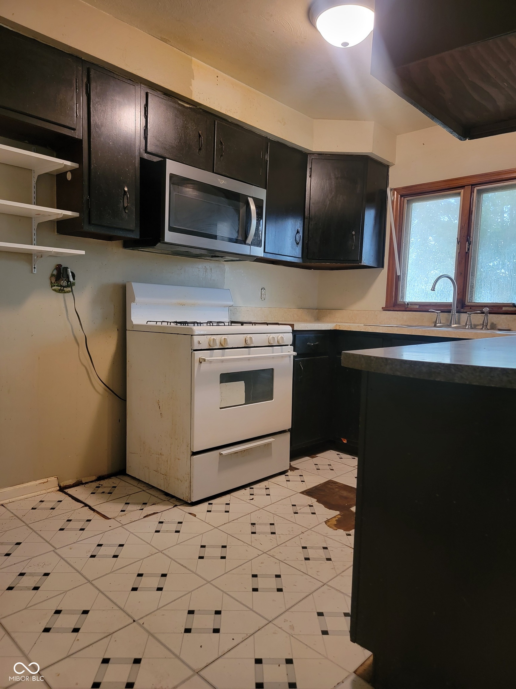 807 Bittersweet Lane Anderson, IN 46011 - Photo 5 of 29