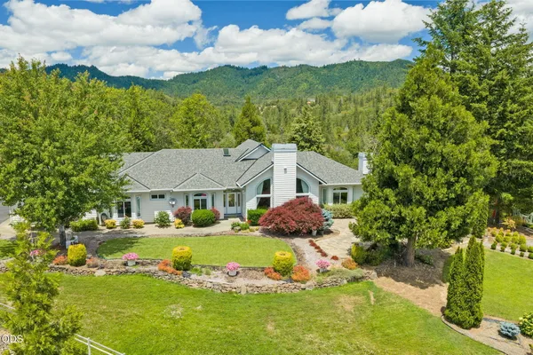 $965,000 | 764 Jess Way, Grants Pass, OR 97526