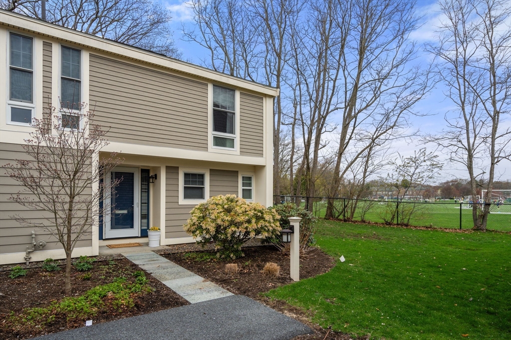 11 Oak Street, Unit 16 Wellesley, MA 02482 - Photo 20 of 27