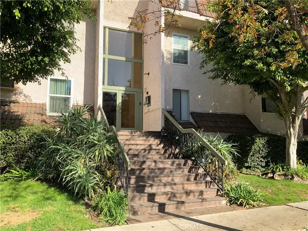 $439,900 | 409 Burchett Street, Unit 220, Glendale, CA 91203