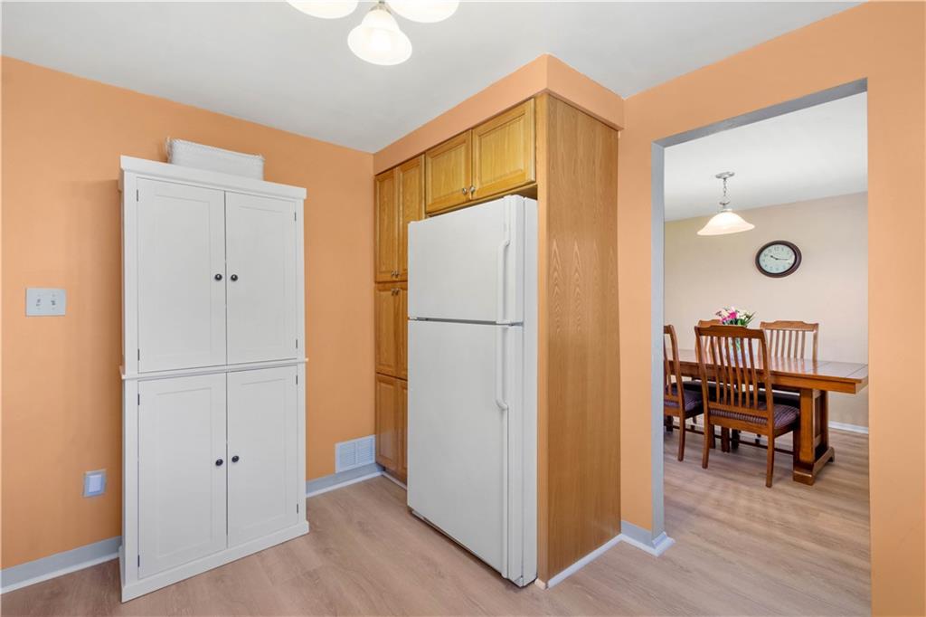 3444 McRoberts Road Pittsburgh, PA 15234 - Photo 11 of 25 Gallery Image 11