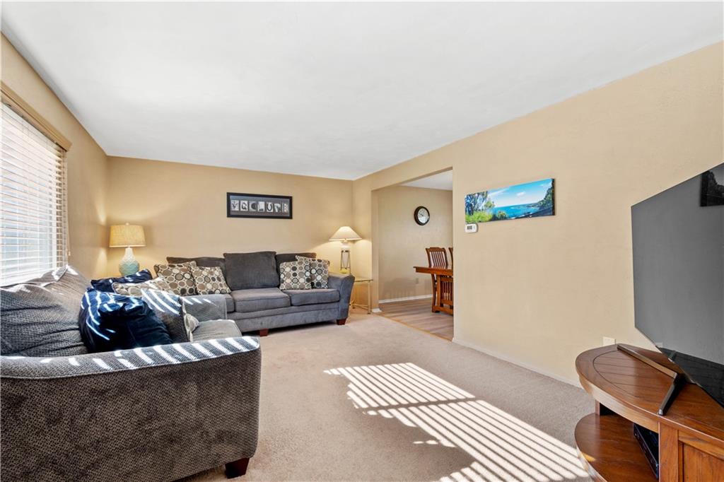 3444 McRoberts Road Pittsburgh, PA 15234 - Photo 4 of 25 Gallery Image 4