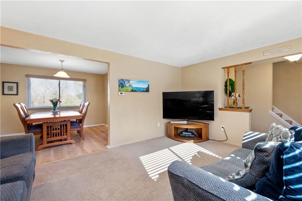 3444 McRoberts Road Pittsburgh, PA 15234 - Photo 6 of 25 Gallery Image 6