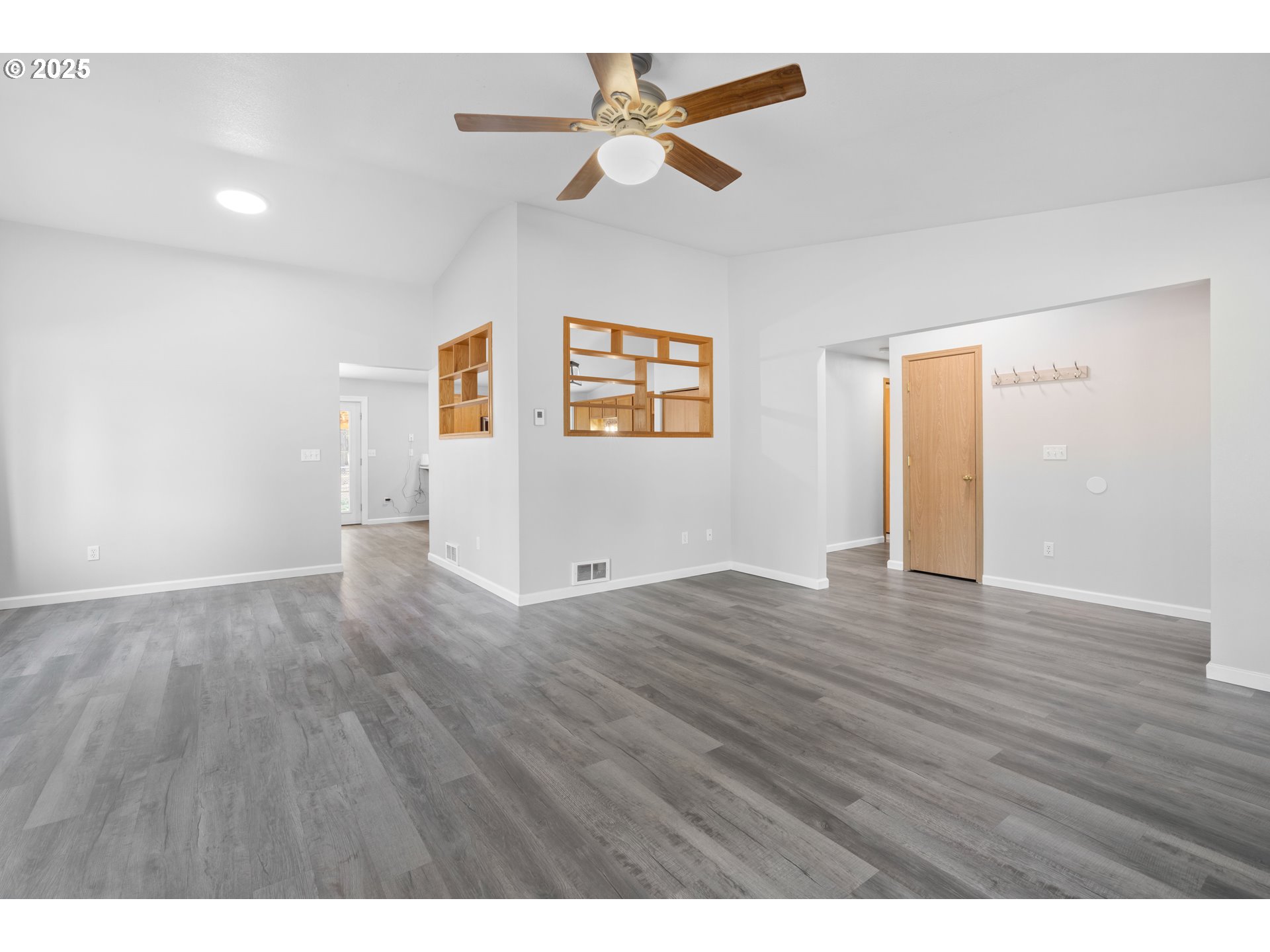 15711 Deedon Lane La Pine, OR 97739 - Photo 2 of 29 a view interior of a house with wooden floor