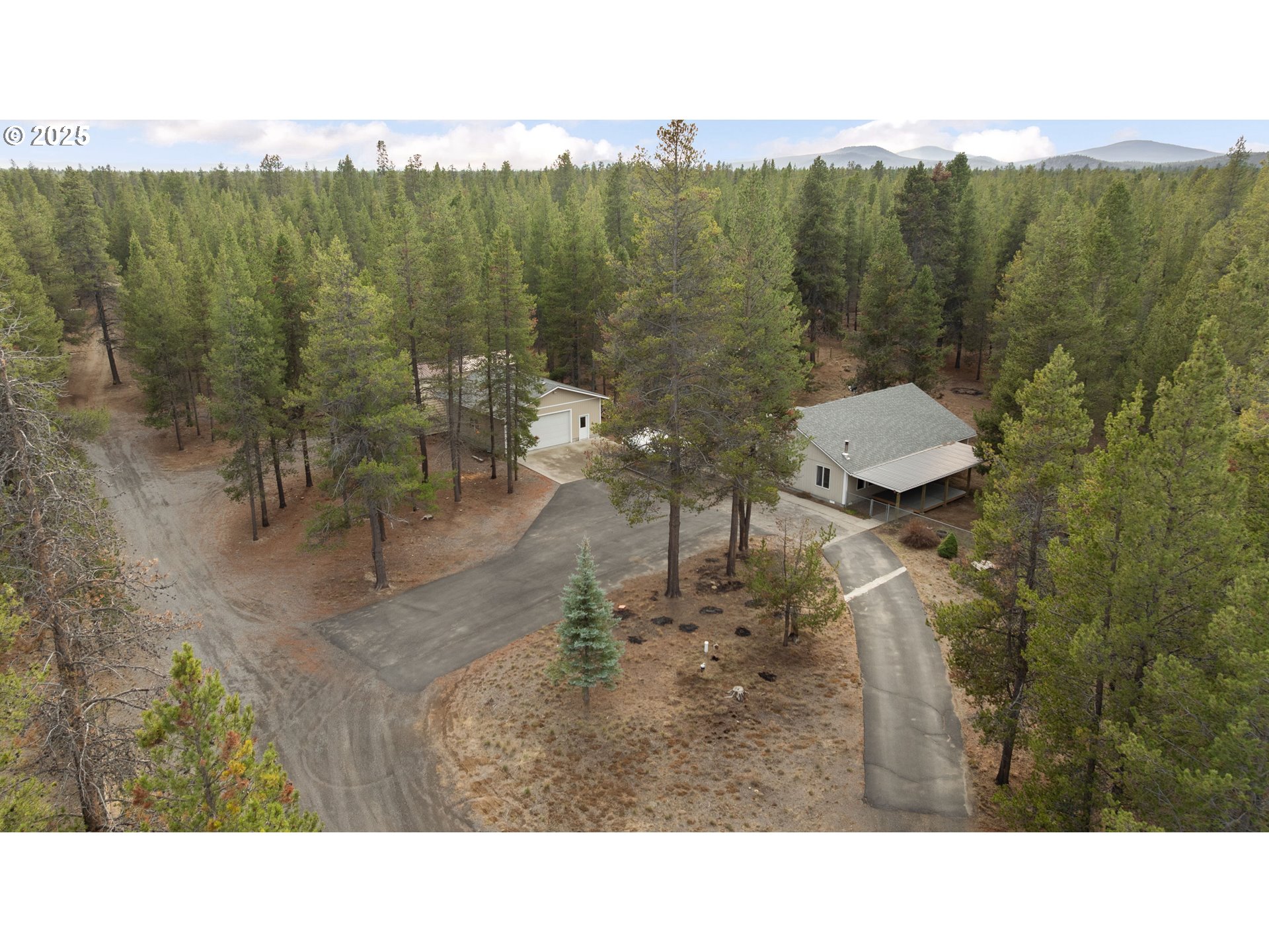 15711 Deedon Lane La Pine, OR 97739 - Photo 27 of 29 a open view of a city