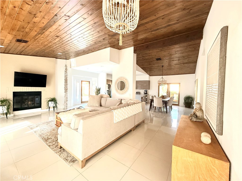 9640 Hoylake Road Desert Hot Springs, CA 92240 - Photo 2 of 17 Great Room