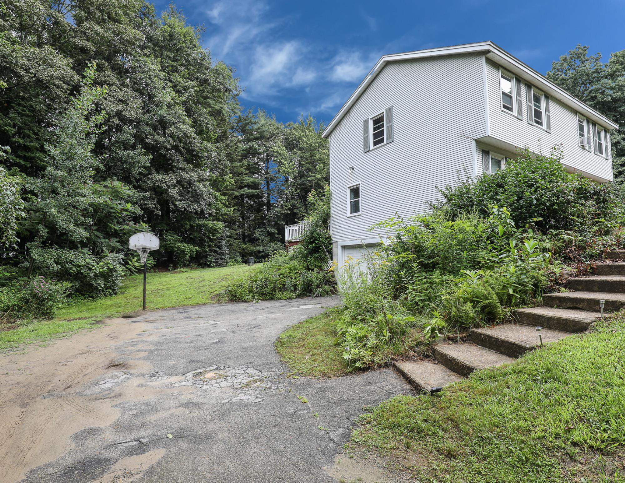 27 Hope Hill Road Derry, NH 03038 - Photo 4 of 33