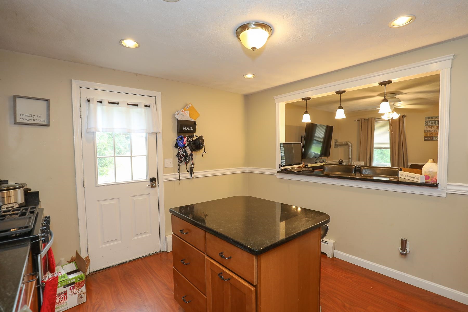 27 Hope Hill Road Derry, NH 03038 - Photo 7 of 33