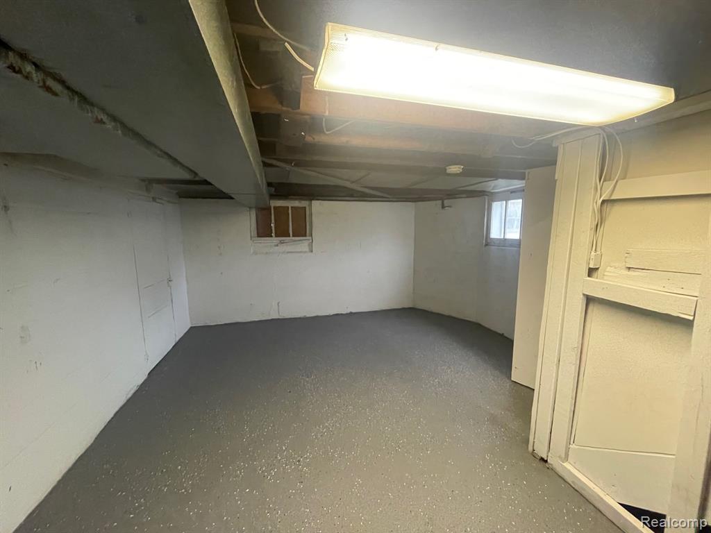 15350 East 10 Mile Road, Unit 1 Eastpointe, MI 48021 - Photo 12 of 17