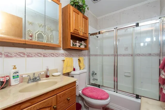 $335,000 | 7226 Edgewood Boulevard, Shawnee, KS 66203