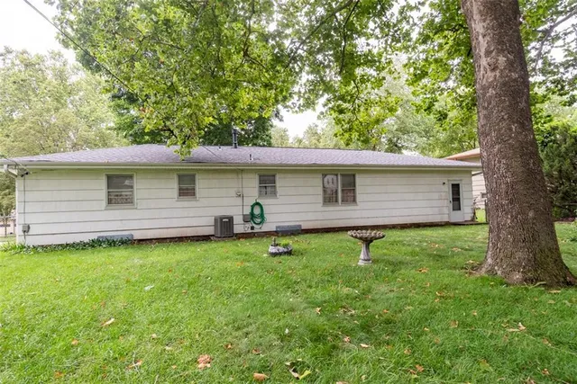 $335,000 | 7226 Edgewood Boulevard, Shawnee, KS 66203