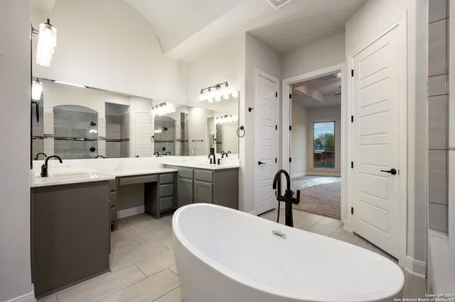 $743,850 | 3363 Harvest View, Marion, TX 78124