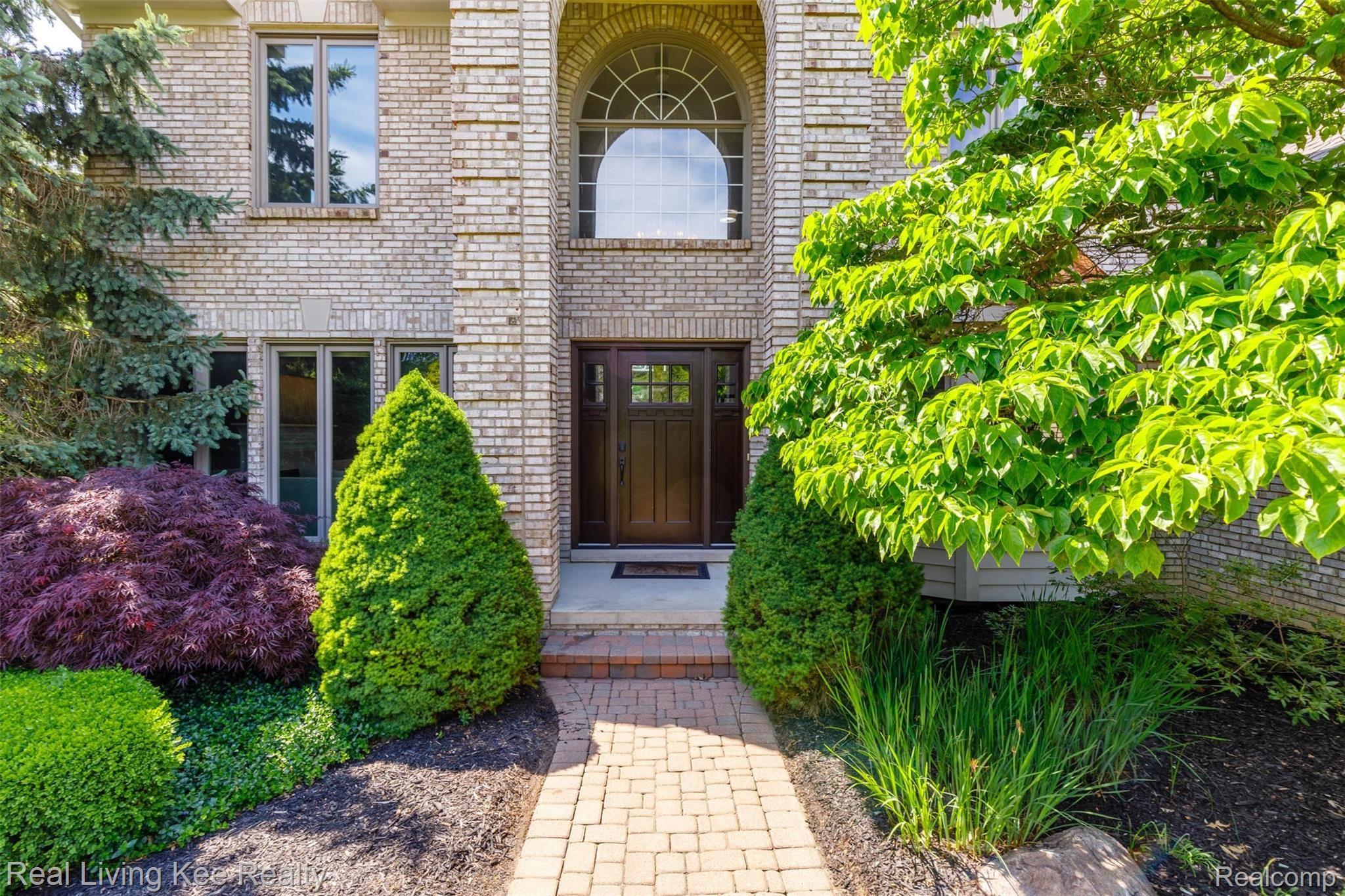4210 Oak Tree Cir-3.jpg