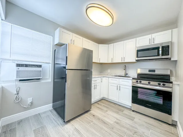 $1,650 | 710 10th Street, Unit 8, West Palm Beach, FL 33401