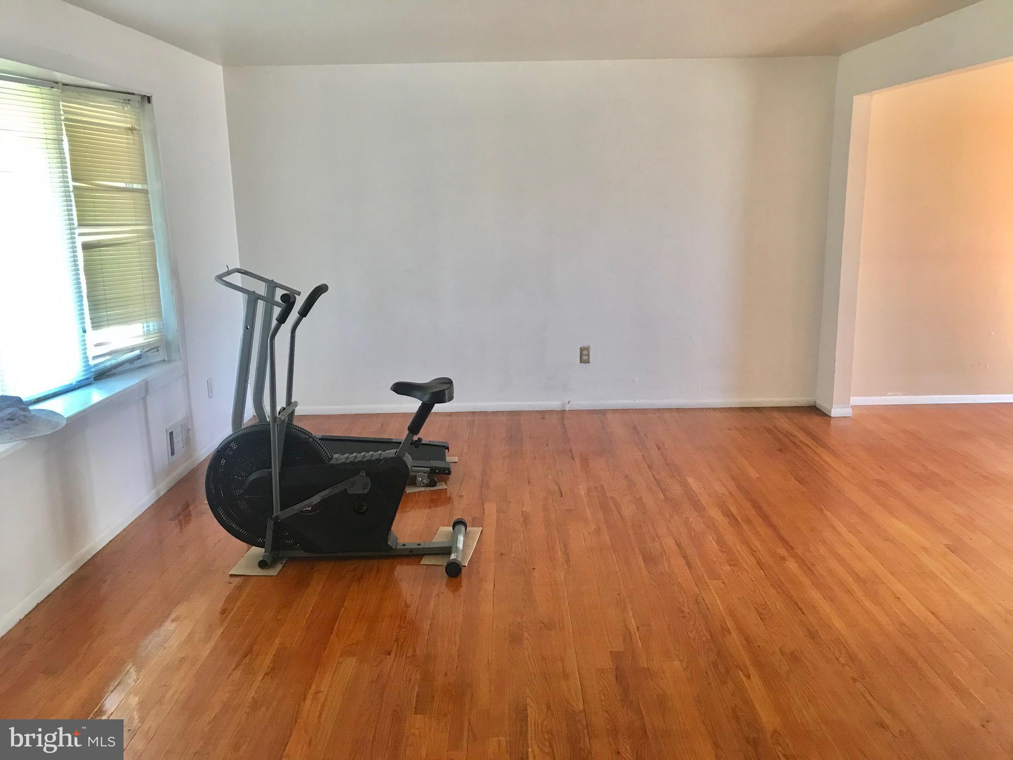 6 Roslyn Road Hamilton, NJ 08610 - Photo 2 of 19