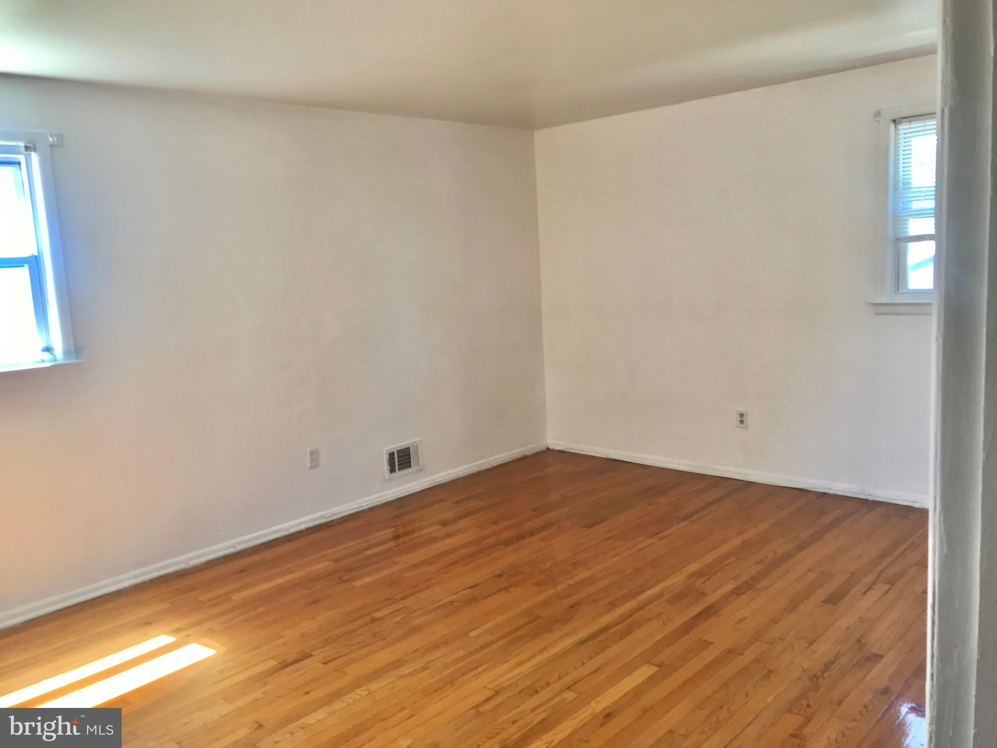 6 Roslyn Road Hamilton, NJ 08610 - Photo 9 of 19