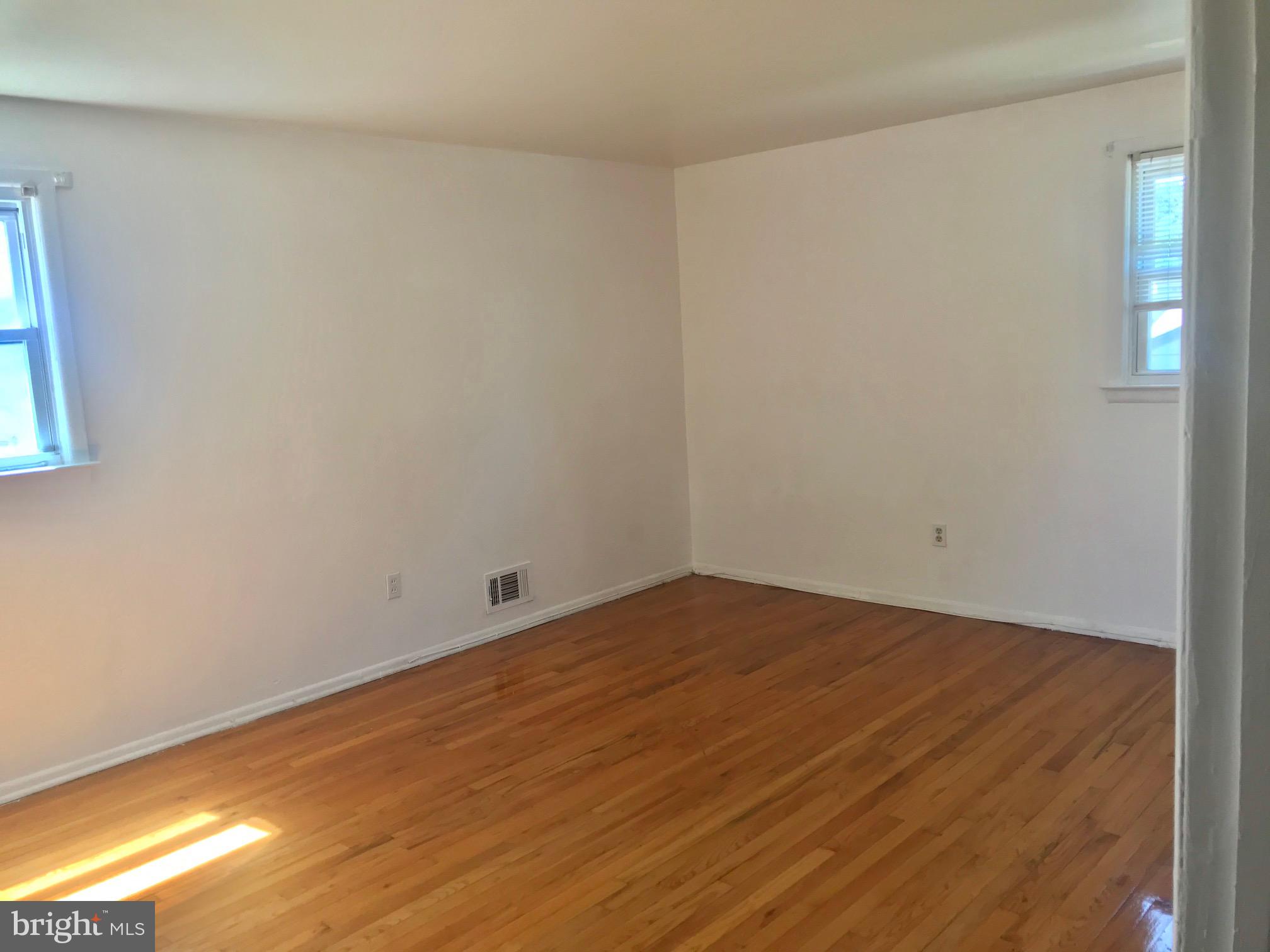 6 Roslyn Road Hamilton, NJ 08610 - Photo 10 of 19