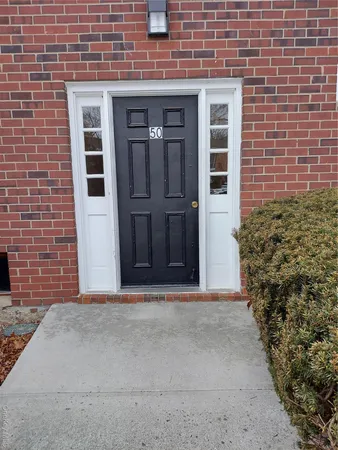 $2,200 | 50 Bon Aire Circle, Unit C15, Suffern, NY 10901