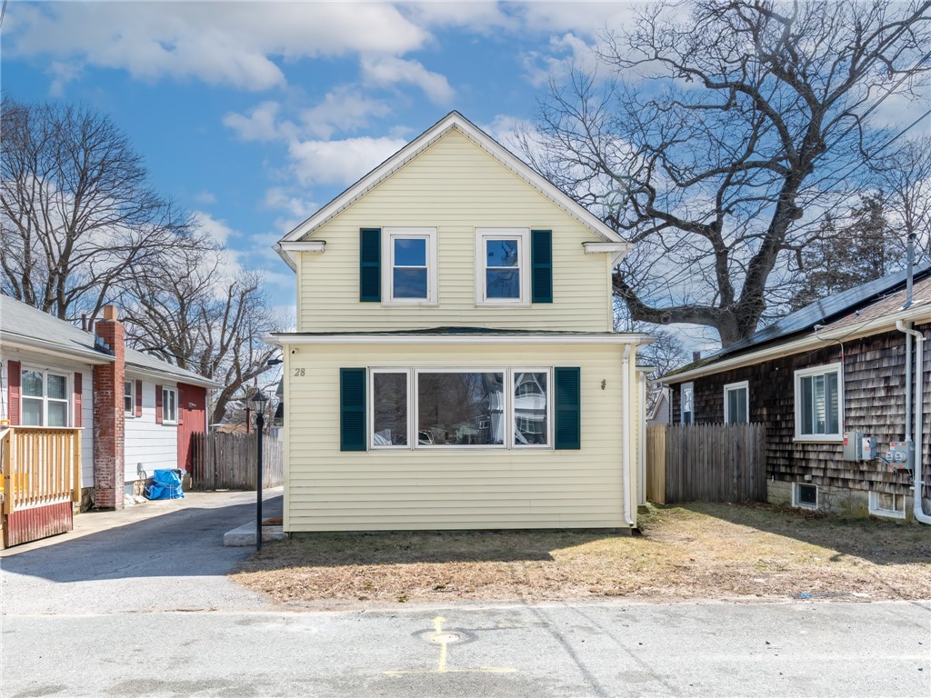 28 Fulton Street Warwick, RI 02889 - Photo 2 of 26