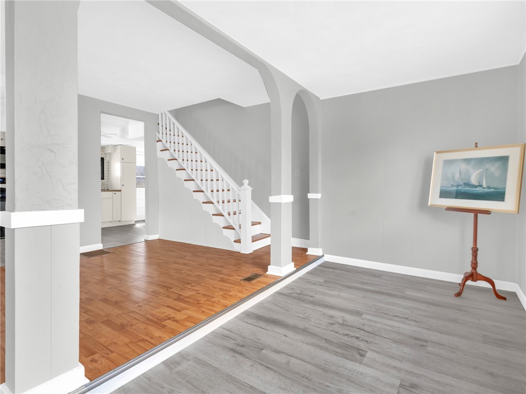 28 Fulton Street Warwick, RI 02889 - Photo 4 of 26