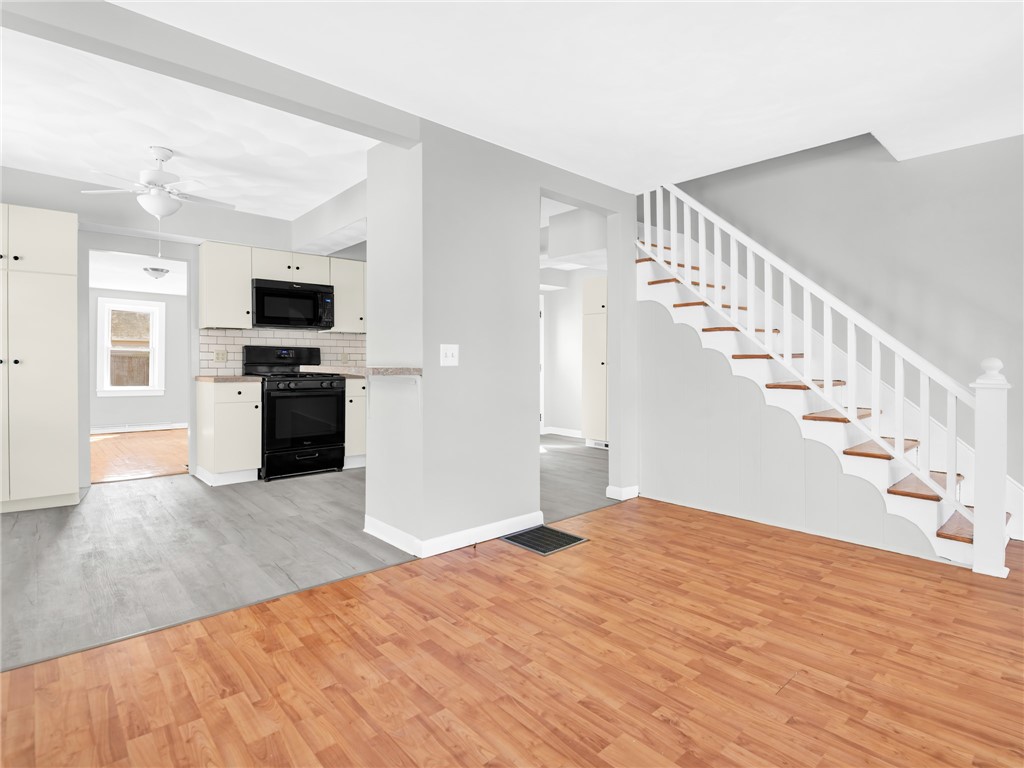 28 Fulton Street Warwick, RI 02889 - Photo 6 of 26