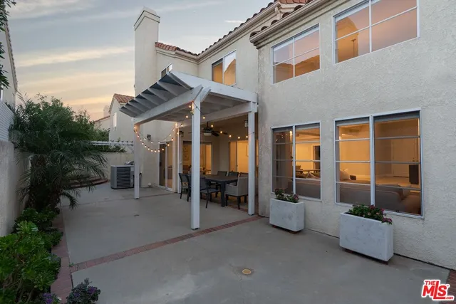 $1,250,000 | 23218 Runnymede Street, West Hills, CA 91307