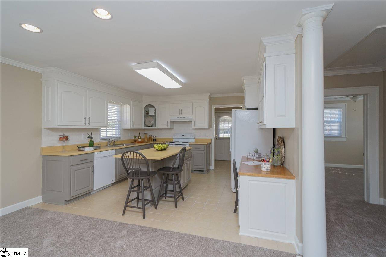 111 Taylors Road Taylors, SC 29687 - Photo 10 of 24 Gallery Image 10