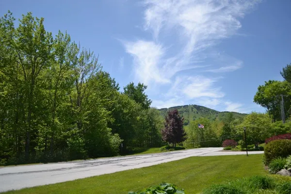 $525,000 | 4 B Newfane Circle, Unit 4B, West Dover, VT 05356