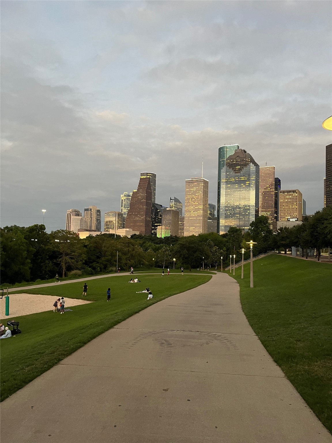 5353 Memorial Drive, Unit 4075 Houston, TX 77007 - Photo 24 of 24 a view of a city