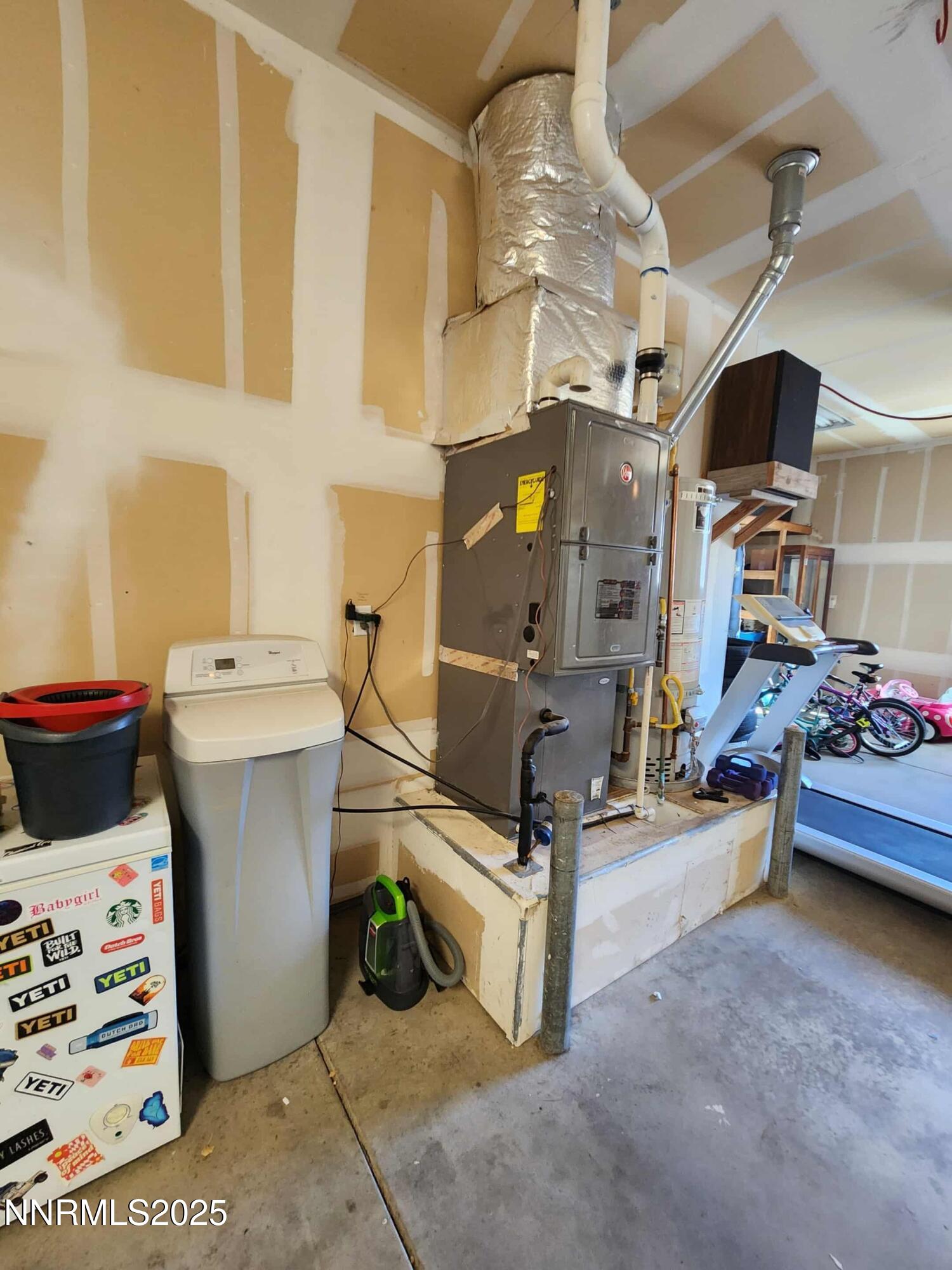 203 Verre Court Dayton, NV 89403 - Photo 24 of 28 a view of a room with gym equipment