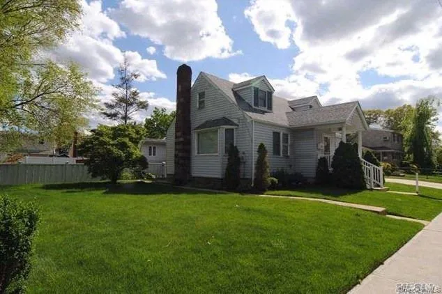 $3,000 | 66 Chicago Avenue, Massapequa, NY 11758