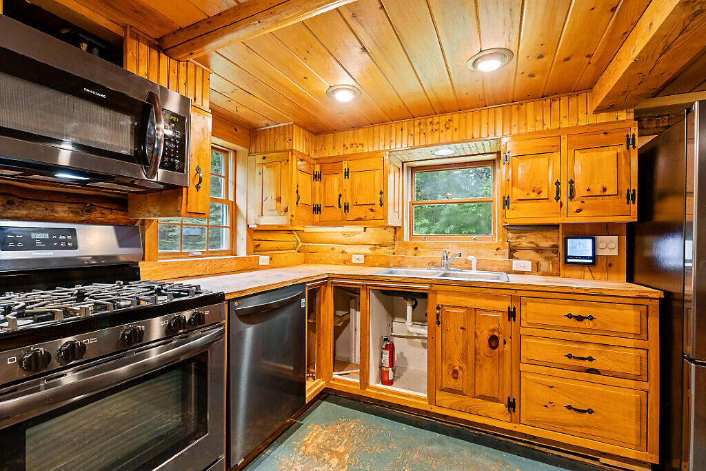 133 Glenn Harris Road New Sharon, ME 04955 - Photo 10 of 47