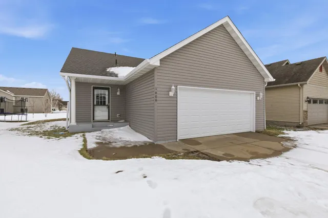 $299,900 | 1600 Nuthatch Avenue, Sartell, MN 56377