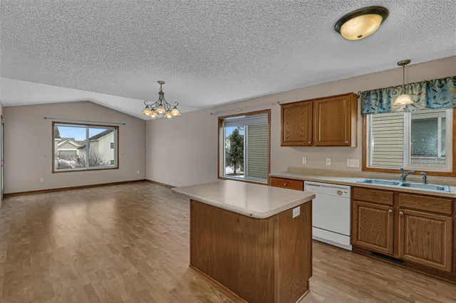 $299,900 | 1600 Nuthatch Avenue, Sartell, MN 56377