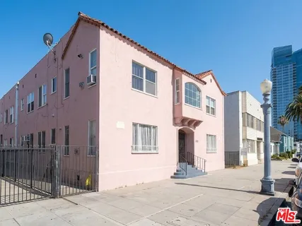 $299,000 | 140 Lime Avenue, Unit 8, Long Beach, CA 90802