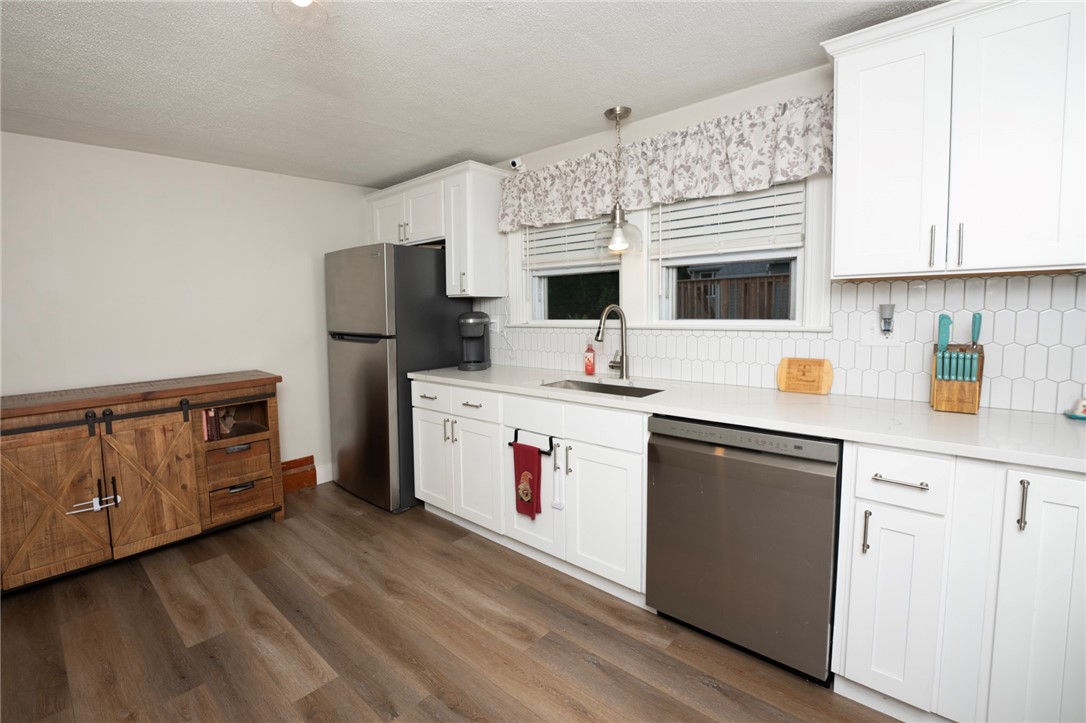 5 Leach Street Cumberland, RI 02864 - Photo 11 of 33