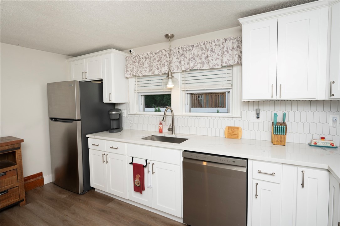 5 Leach Street Cumberland, RI 02864 - Photo 9 of 33