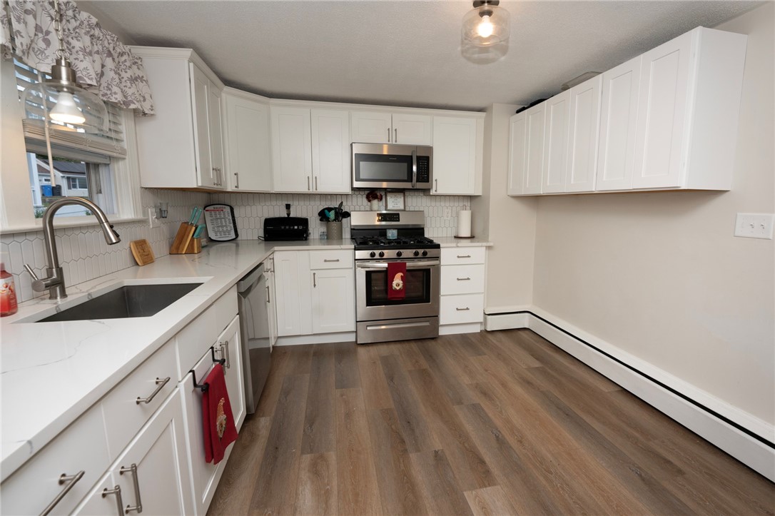 5 Leach Street Cumberland, RI 02864 - Photo 10 of 33